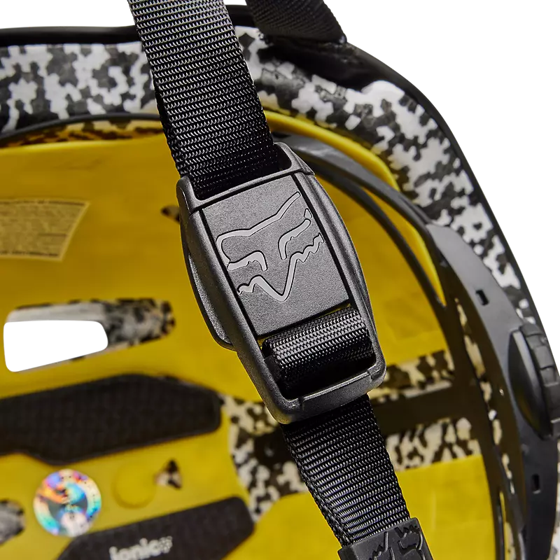 Fox Flight Pro Helmet MIPS